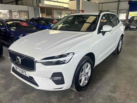 Volvo XC60 2.0 B5 MHEV Momentum SUV 5dr Petrol Hybrid Auto Euro 6 (s/s) (250 ps) - U10194