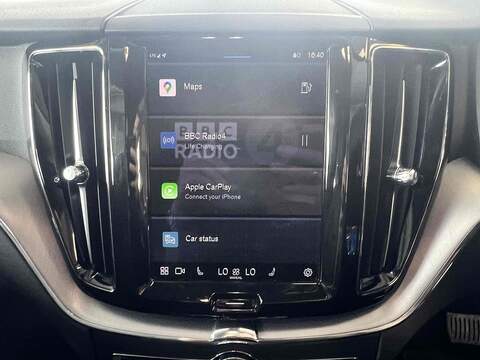 Volvo XC60 2.0 B5 MHEV Momentum SUV 5dr Petrol Hybrid Auto Euro 6 (s/s) (250 ps) - U10194