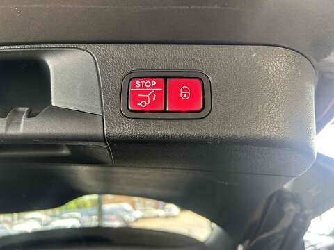 Mercedes-Benz GLB 2.0 GLB220d AMG Line (Premium) SUV 5dr Diesel 8G-DCT 4MATIC Euro 6 (s/s) (5 Seat) (190 ps) - U10229