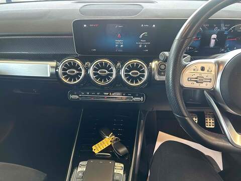 Mercedes-Benz GLB 2.0 GLB220d AMG Line (Premium) SUV 5dr Diesel 8G-DCT 4MATIC Euro 6 (s/s) (5 Seat) (190 ps) - U10229