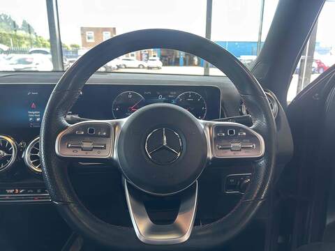 Mercedes-Benz GLB 2.0 GLB220d AMG Line (Premium) SUV 5dr Diesel 8G-DCT 4MATIC Euro 6 (s/s) (5 Seat) (190 ps) - U10229