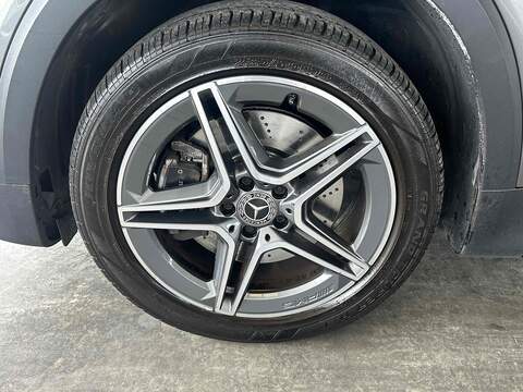 Mercedes-Benz GLB 2.0 GLB220d AMG Line (Premium) SUV 5dr Diesel 8G-DCT 4MATIC Euro 6 (s/s) (5 Seat) (190 ps) - U10229