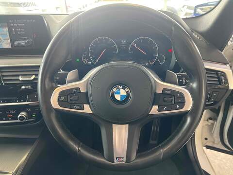 BMW 5 Series 2.0 520d M Sport Touring 5dr Diesel Auto Euro 6 (s/s) (190 ps) - U10230