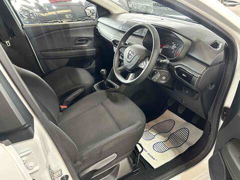 Dacia Jogger 1.0 TCe Essential MPV 5dr Petrol Manual Euro 6 (s/s) (110 ps) - U10264