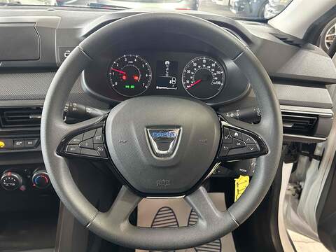 Dacia Jogger 1.0 TCe Essential MPV 5dr Petrol Manual Euro 6 (s/s) (110 ps) - U10264