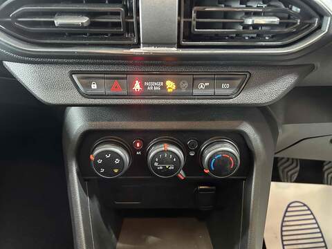 Dacia Jogger 1.0 TCe Essential MPV 5dr Petrol Manual Euro 6 (s/s) (110 ps) - U10264