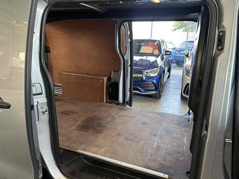 Vauxhall Vivaro 1.5 Turbo D 2900 Dynamic Panel Van 6dr Diesel Manual L2 H1 Euro 6 (s/s) (100 ps) - U10268