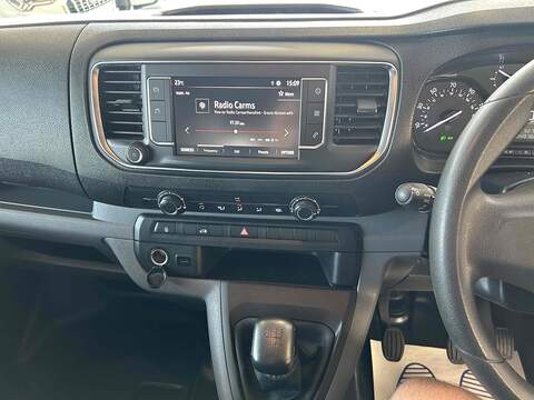 Vauxhall Vivaro 1.5 Turbo D 2900 Dynamic Panel Van 6dr Diesel Manual L2 H1 Euro 6 (s/s) (100 ps) - U10268