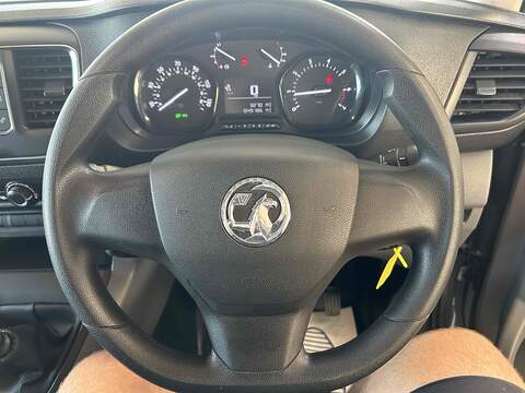 Vauxhall Vivaro 1.5 Turbo D 2900 Dynamic Panel Van 6dr Diesel Manual L2 H1 Euro 6 (s/s) (100 ps) - U10268