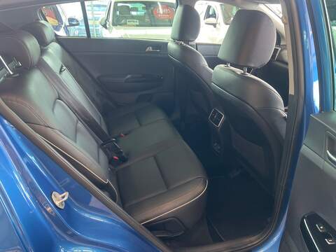 Kia Sportage 1.6 CRDi 4 SUV 5dr Diesel DCT AWD Euro 6 (s/s) (134 bhp) - U10275