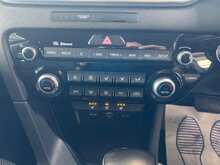 Kia Sportage CRDi 4 - Thumb 16