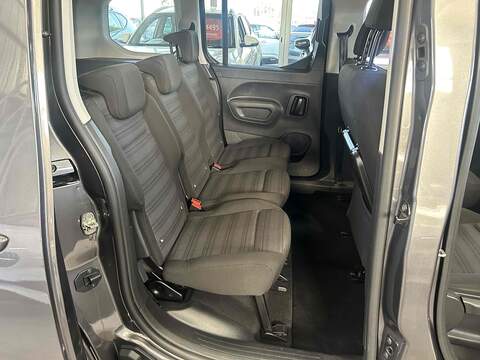 Vauxhall Combo Life Electric 50kWh SE MPV 5dr Electric Auto (5 Seat, 7.4kW Charger) (136 ps) - U10279