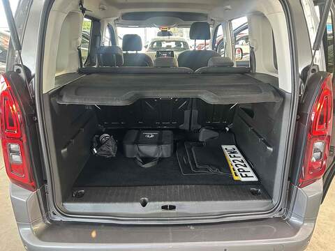 Vauxhall Combo Life Electric 50kWh SE MPV 5dr Electric Auto (5 Seat, 7.4kW Charger) (136 ps) - U10279