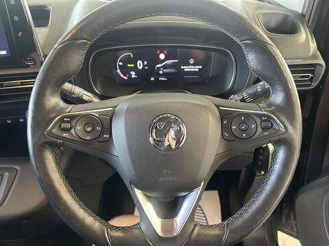Vauxhall Combo Life Electric 50kWh SE MPV 5dr Electric Auto (5 Seat, 7.4kW Charger) (136 ps) - U10279