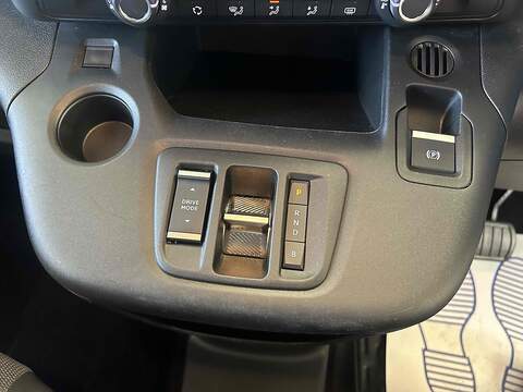 Vauxhall Combo Life Electric 50kWh SE MPV 5dr Electric Auto (5 Seat, 7.4kW Charger) (136 ps) - U10279