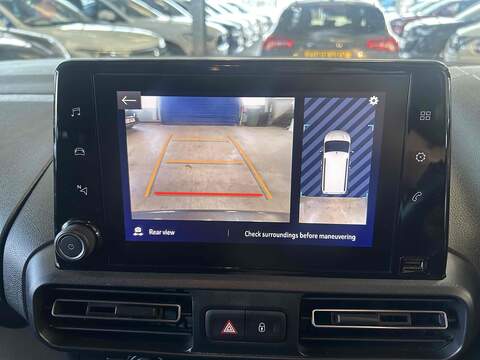 Vauxhall Combo Life Electric 50kWh SE MPV 5dr Electric Auto (5 Seat, 7.4kW Charger) (136 ps) - U10279