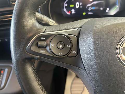 Vauxhall Combo Life Electric 50kWh SE MPV 5dr Electric Auto (5 Seat, 7.4kW Charger) (136 ps) - U10279