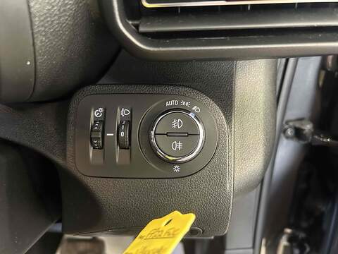 Vauxhall Combo Life Electric 50kWh SE MPV 5dr Electric Auto (5 Seat, 7.4kW Charger) (136 ps) - U10279