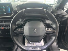 Peugeot E-2008 GT - Thumb 10