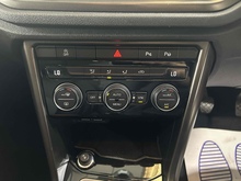 Volkswagen T-Roc TSI EVO SE - Thumb 10