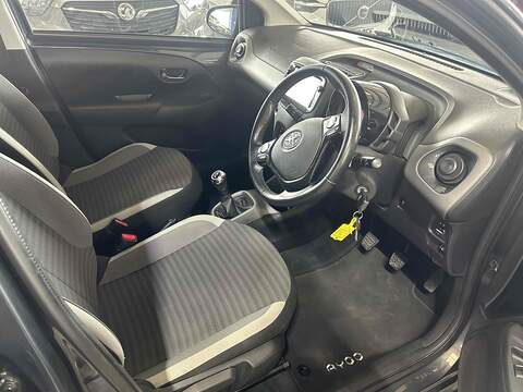 Toyota AYGO 1.0 VVT-i x-trend Hatchback 5dr Petrol Manual Euro 6 (71 ps) - U10363