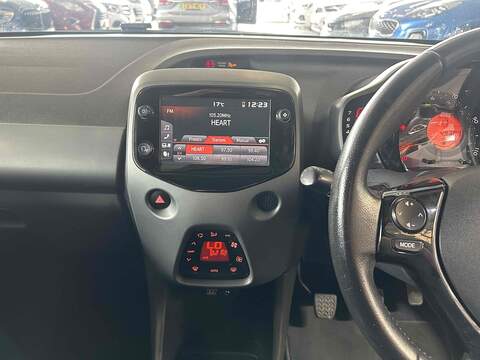 Toyota AYGO 1.0 VVT-i x-trend Hatchback 5dr Petrol Manual Euro 6 (71 ps) - U10363