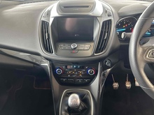Ford Kuga TDCi EcoBlue ST-Line - Thumb 9