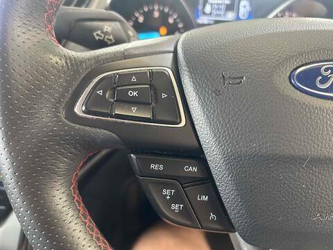 Ford Kuga 2.0 TDCi EcoBlue ST-Line SUV 5dr Diesel Manual Euro 6 (s/s) (150 ps) - U10364