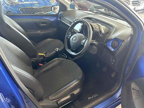 Toyota AYGO 1.0 VVT-i x-clusiv Hatchback 5dr Petrol Manual Euro 6 (71 ps) - U10371