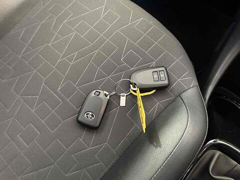 Toyota AYGO 1.0 VVT-i x-clusiv Hatchback 5dr Petrol Manual Euro 6 (71 ps) - U10371