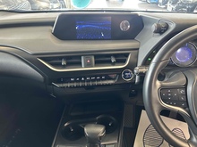 Lexus UX 250h - Thumb 9