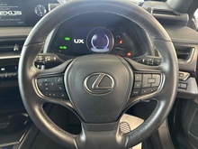 Lexus UX 250h - Thumb 10