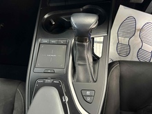 Lexus UX 250h - Thumb 11