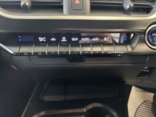 Lexus UX 250h - Thumb 12