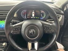MG MG5 Exclusive Long Range - Thumb 11