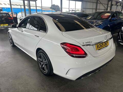 Mercedes-Benz C Class 2.0 C300d AMG Line (Premium Plus) Saloon 4dr Diesel G-Tronic+ Euro 6 (s/s) (245 ps) - U10393
