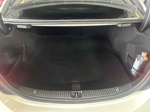 Mercedes-Benz C Class 2.0 C300d AMG Line (Premium Plus) Saloon 4dr Diesel G-Tronic+ Euro 6 (s/s) (245 ps) - U10393