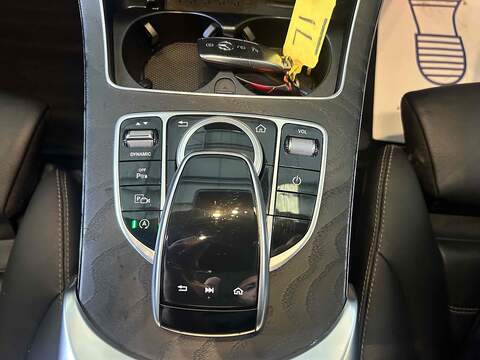 Mercedes-Benz C Class 2.0 C300d AMG Line (Premium Plus) Saloon 4dr Diesel G-Tronic+ Euro 6 (s/s) (245 ps) - U10393