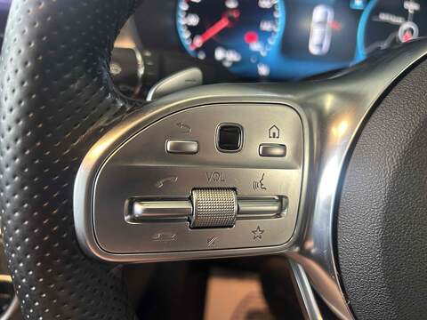 Mercedes-Benz C Class 2.0 C300d AMG Line (Premium Plus) Saloon 4dr Diesel G-Tronic+ Euro 6 (s/s) (245 ps) - U10393