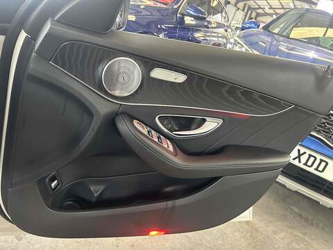 Mercedes-Benz C Class 2.0 C300d AMG Line (Premium Plus) Saloon 4dr Diesel G-Tronic+ Euro 6 (s/s) (245 ps) - U10393