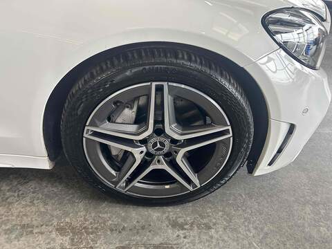 Mercedes-Benz C Class 2.0 C300d AMG Line (Premium Plus) Saloon 4dr Diesel G-Tronic+ Euro 6 (s/s) (245 ps) - U10393