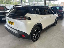 Peugeot E-2008 GT - Thumb 3