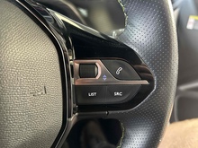 Peugeot E-2008 GT - Thumb 18