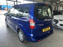 Ford Tourneo Courier TDCi Zetec - Thumb 4