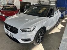 Volvo XC40 T3 R-Design Pro - Thumb 1