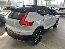 Volvo XC40 T3 R-Design Pro - Thumb 3