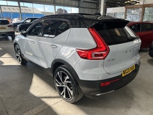 Volvo XC40 T3 R-Design Pro - Thumb 4