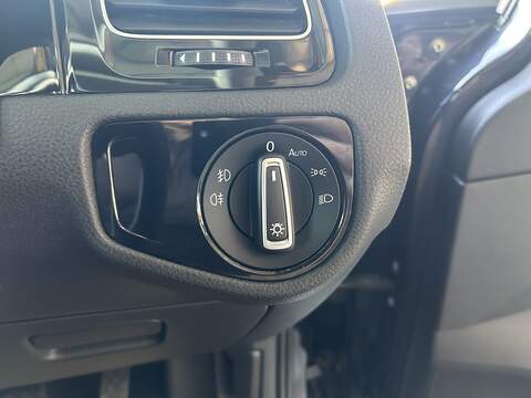 Volkswagen Golf 1.5 TSI EVO GT Estate 5dr Petrol Manual Euro 6 (s/s) (150 ps) - U10477