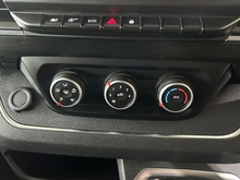 Renault Trafic dCi Blue SL28 Sport - Thumb 11