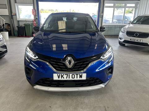 Renault Captur 1.3 TCe Iconic SUV 5dr Petrol Manual Euro 6 (s/s) (140 ps) - U10498